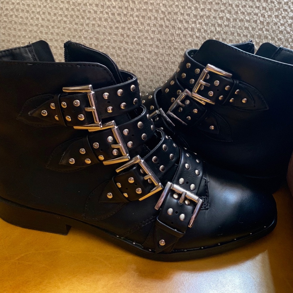 Leather Buckle Up Boots - Picture 3 of 6